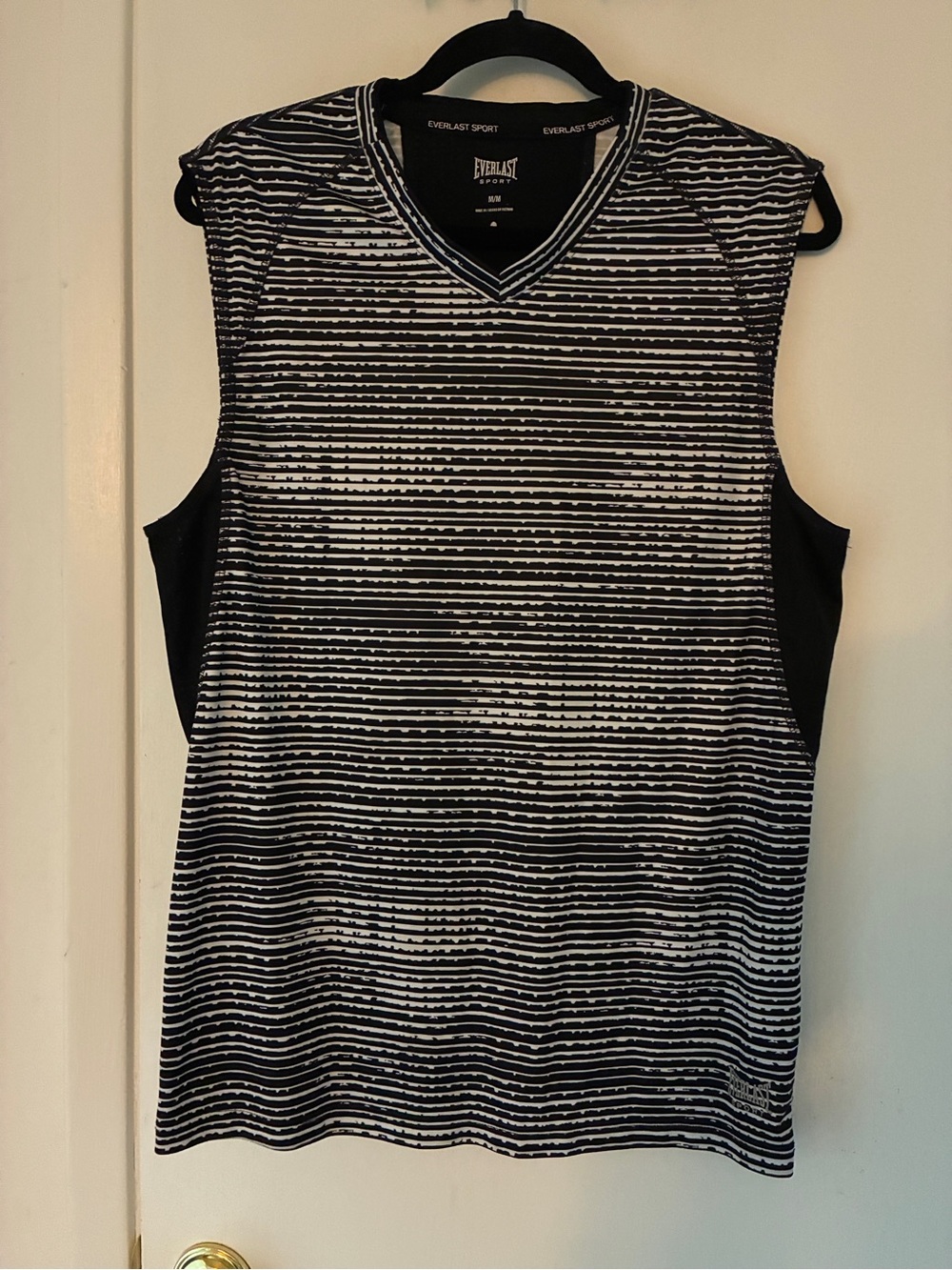 Everlast Black & White Striped V-Neck Athletic Tank #43